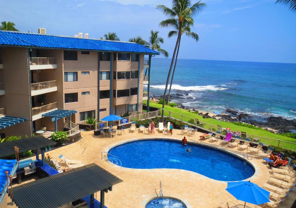 Historic Kailua Village Apartment | Kona Reef Resort by Latour Group