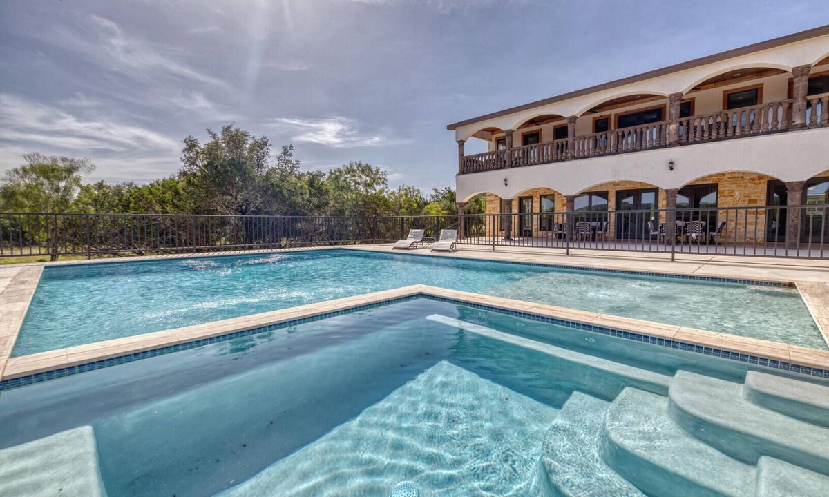 Sabinal House | La Posada - Luxury Hill Country Getaway