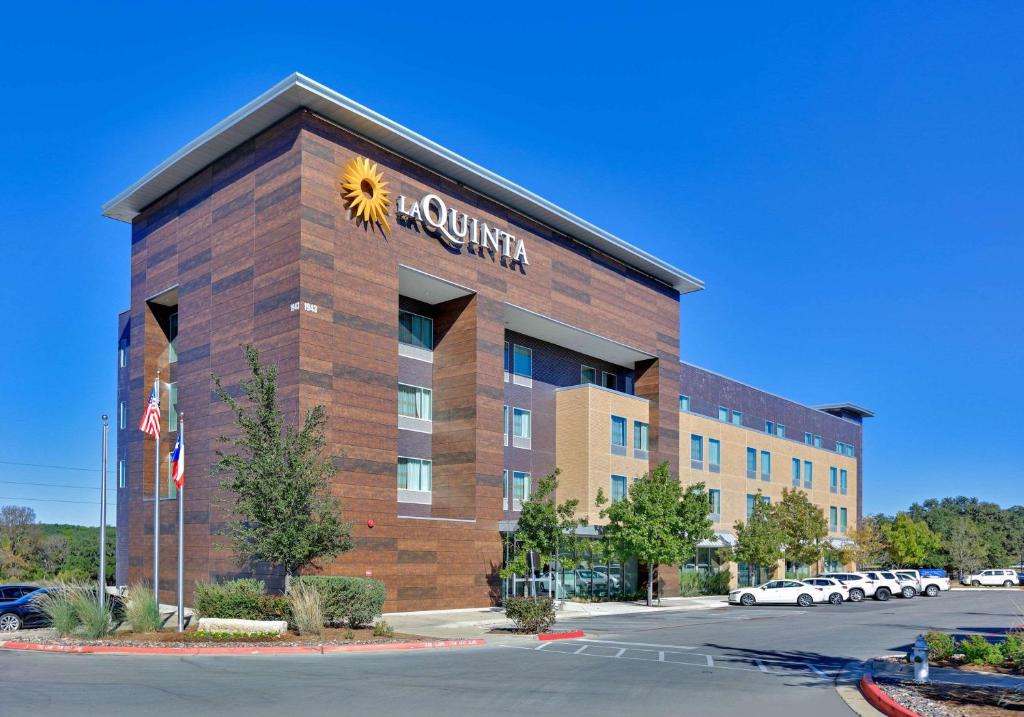 Lakeway Hotel | La Quinta Inn & Suites by Wyndham Lakeway
