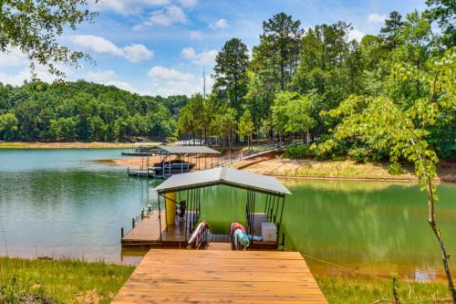 Lavonia House | Lake Hartwell Family Getaway w/Dock & Water Views