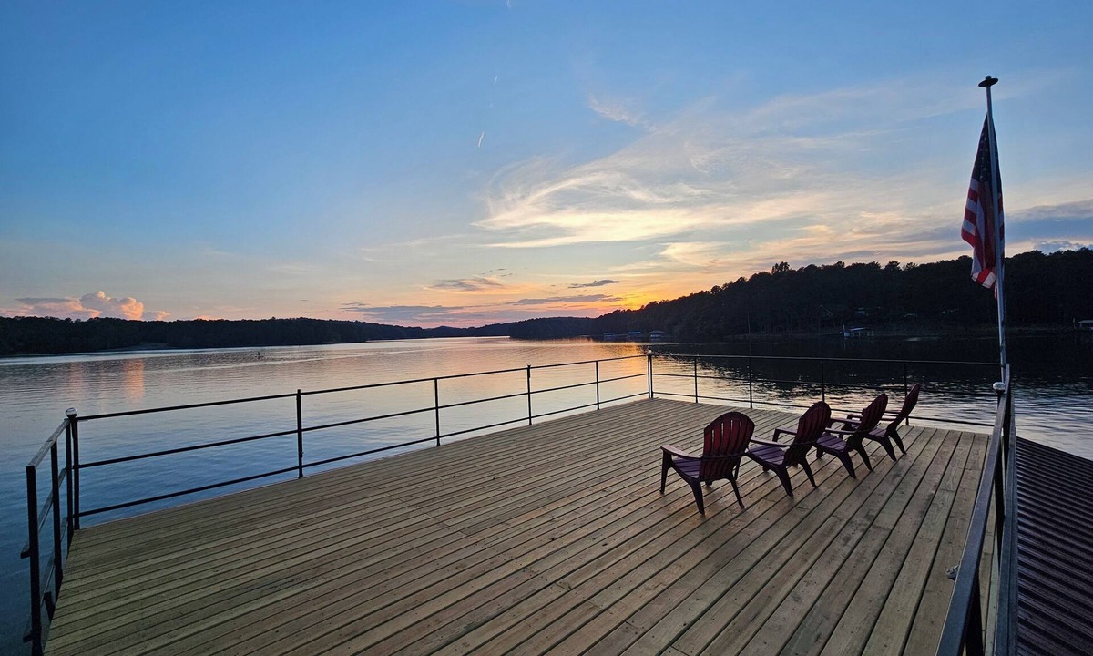 Westminster House | Lake Hartwell House-Dog Friendly-Hot Tub-Private Dock-Optional Pontoon Rental