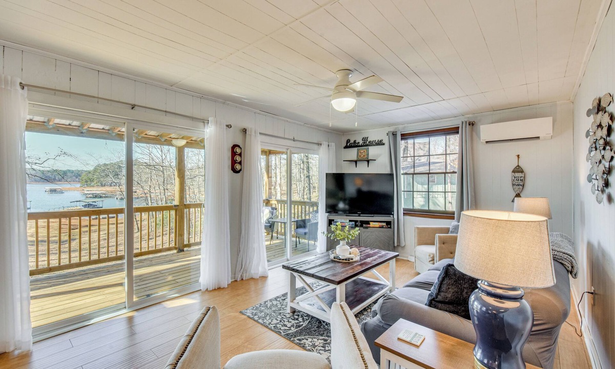 Reed Creek House | Lake Haven on Lake Hartwell: Home w/Hot Tub!