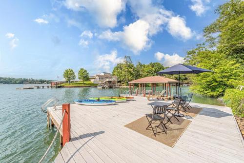 Hickory House | Lake Hickory Trio 3BR Blue Unit