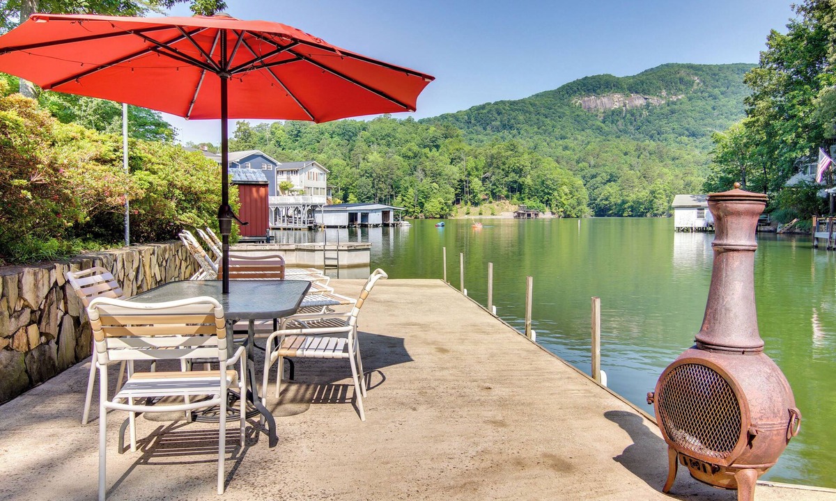 Lake Lure House | Lake Lure Getaway w/Docks & Scenic Views!