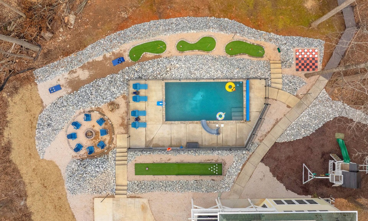 Westport House | Lake Norman -Heated Pool -Hot Tub -Pickleball -Epic Kids Room -Game Room -EV Chg