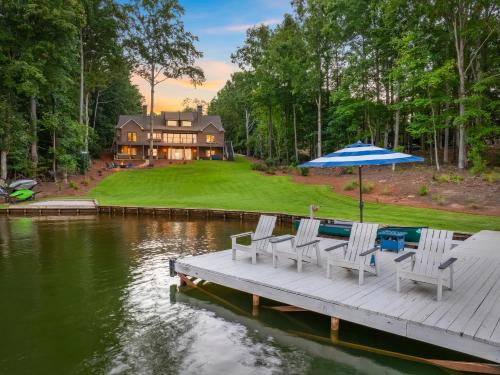 Lake Oconee House | Lake Oconee - Waterfront, Dock & Hot Tub