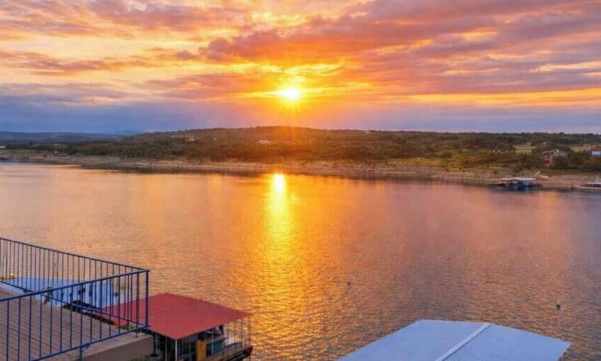 Briarcliff Condo | Lake Travis Family Escape w/Boat Slip + Pool