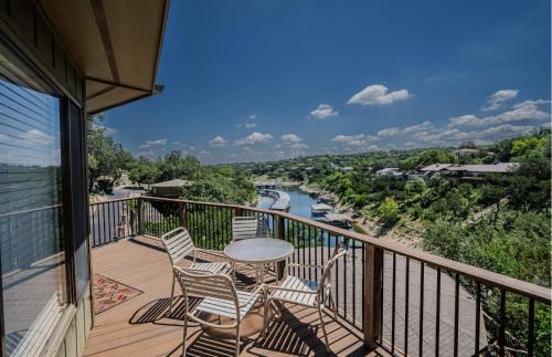 Lakeway House | Lakefront Bungalow - Community PoolHot Tub #11