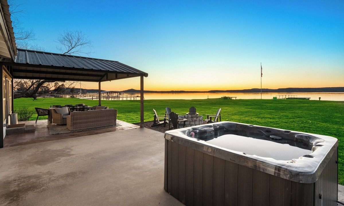 Graford House | Lakefront Gem w/Hot Tub & Game Room in Graford