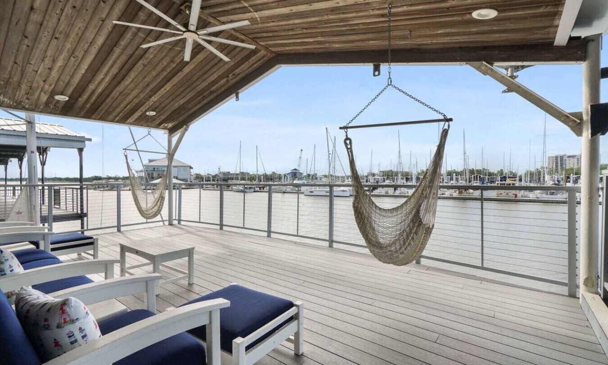 West End Villa | Lakefront-Marina in back! Get-a-way in New Orleans