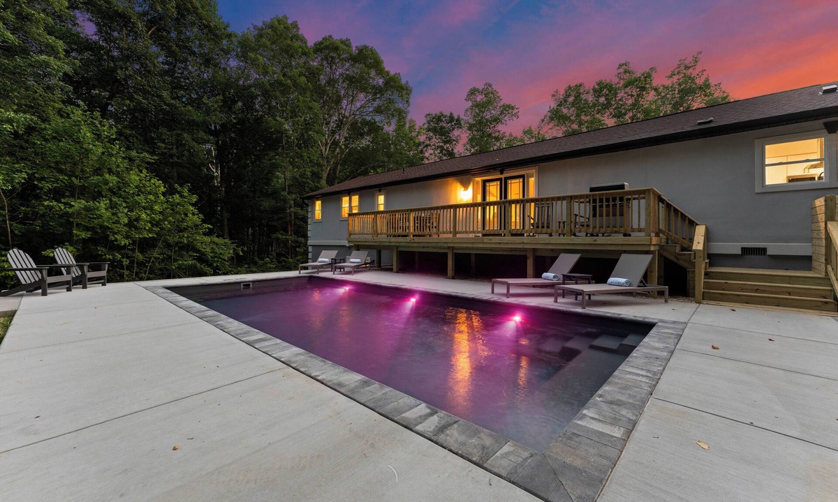 Mooresville House | Lakefront Retreat with Private Dock, Pool, Game Room | Sleeps 18