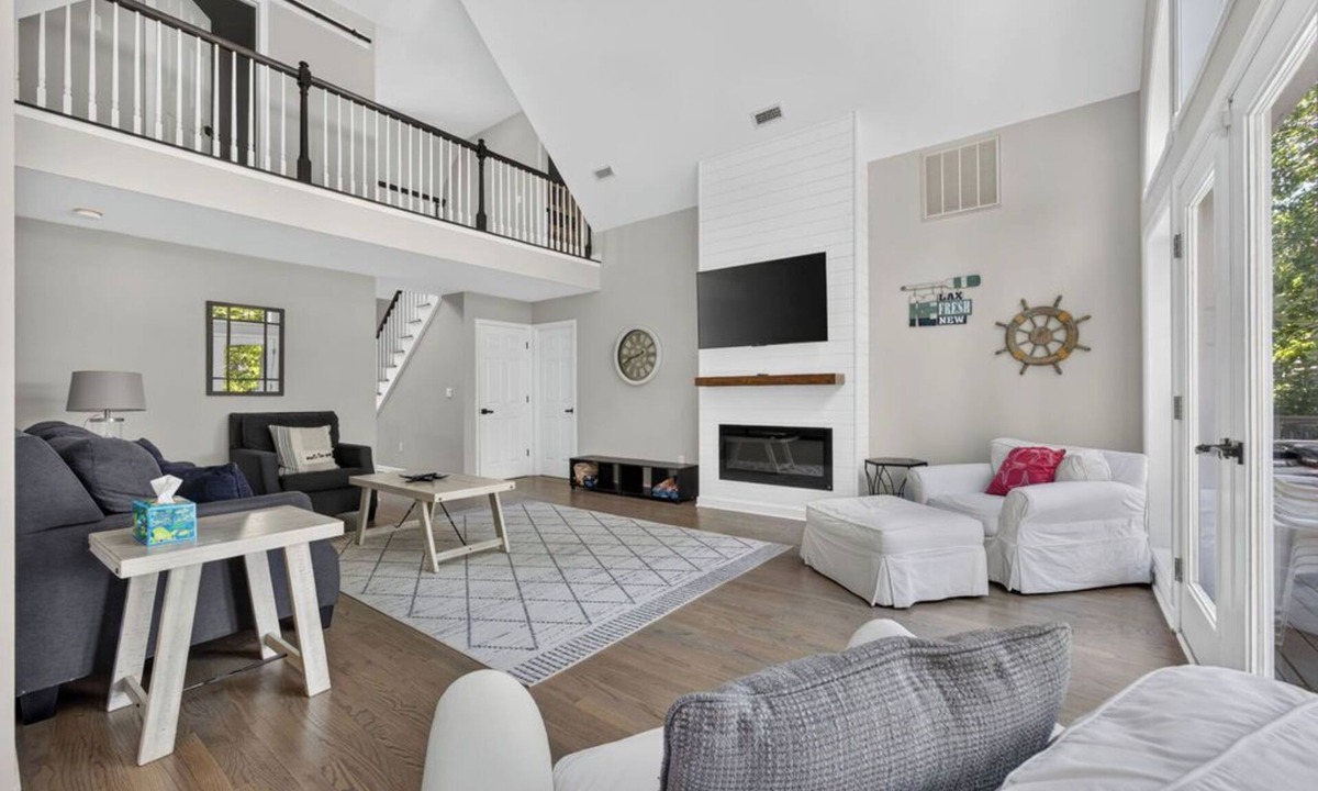 Locust Grove House | Lakeside Escape- it is a quiet and peaceful space, with beautiful views!