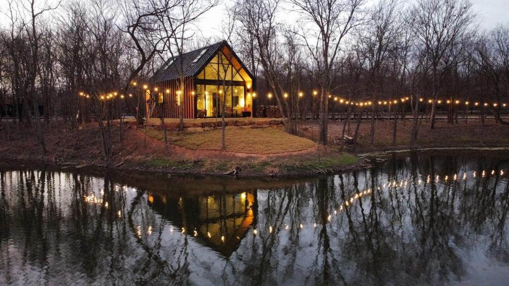 Lacy-Lakeview Ski Chalet | Lakeside North at Live Oak Lake
