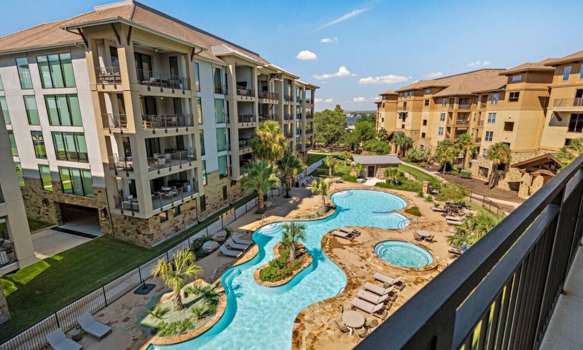 Horseshoe Bay Condo | Lakeside Resort-Style Condo | Pool + Hot Tub | HSB
