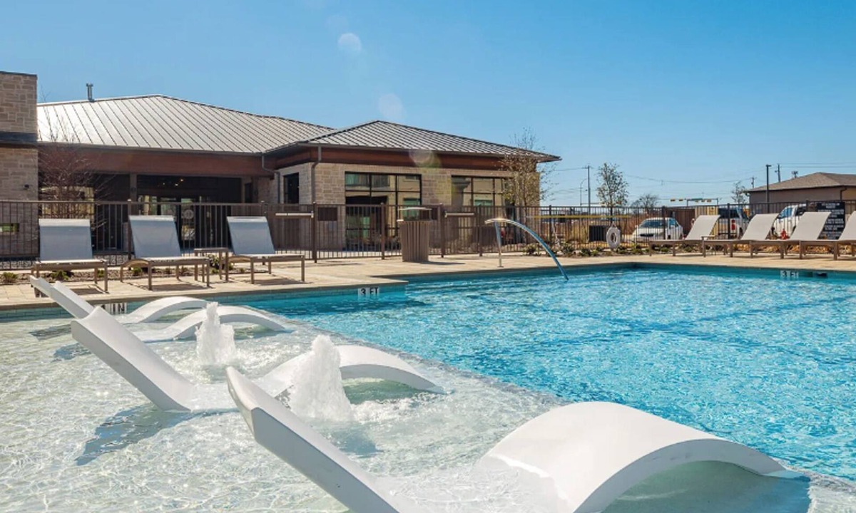 Austin Apartment | Landing | Amazing 1BD, Gym, Clubhouse