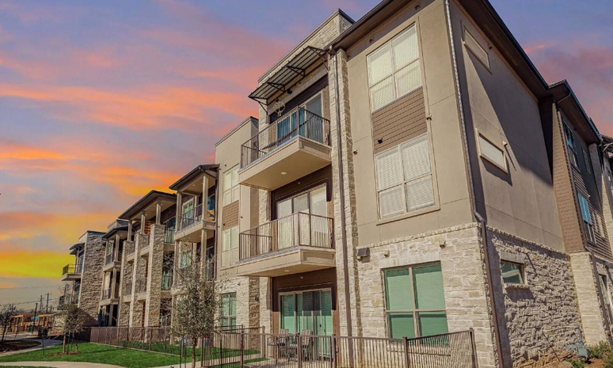 Austin Apartment | Landing | Amazing 1BD, Pool, Gym