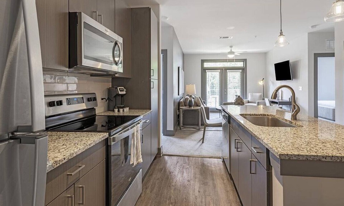 Flowery Branch Apartment | Landing at Gibson Flowery Branch - 2 Bedrooms in Downtown Flowery Branch