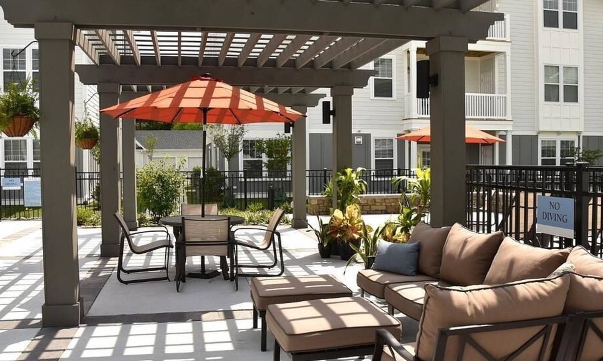 Suffolk Apartment | Landing at Park 216 Apartments - 1 Bedroom in Downtown Suffolk