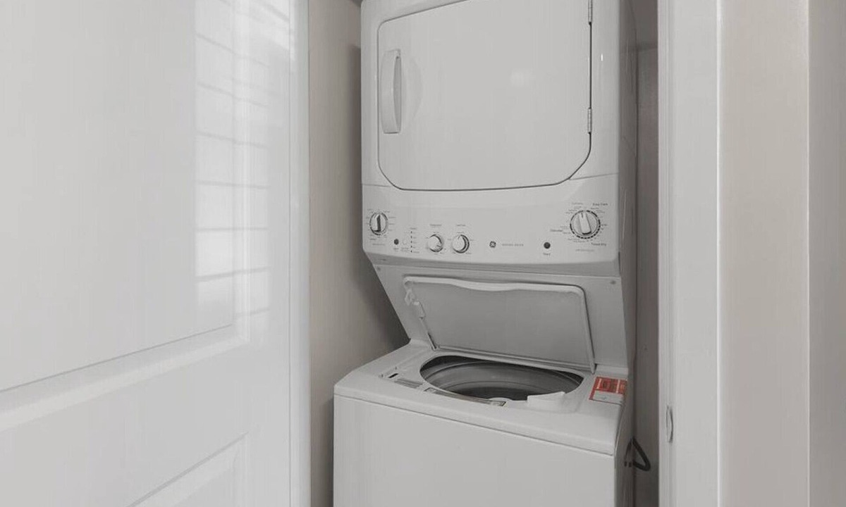 Suffolk Apartment | Landing at Park 216 Apartments - 1 Bedroom in Downtown Suffolk