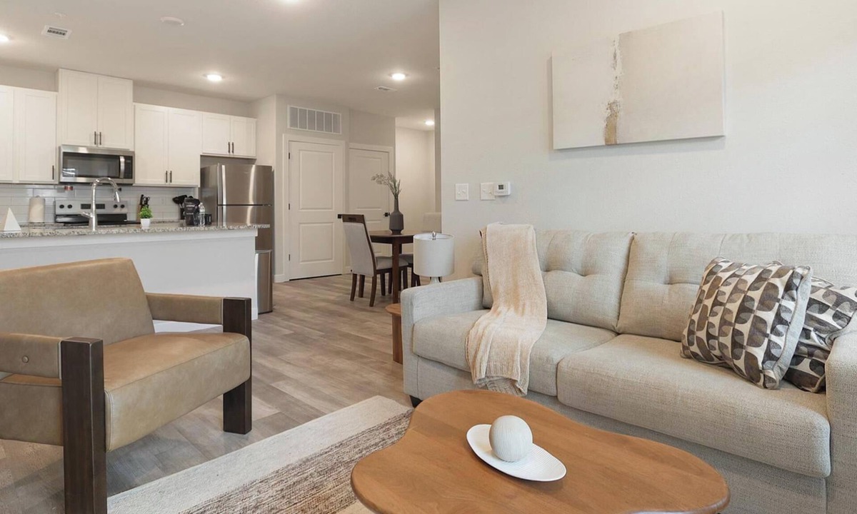 Beaufort Apartment | Landing | Beautiful 1BD, Gym