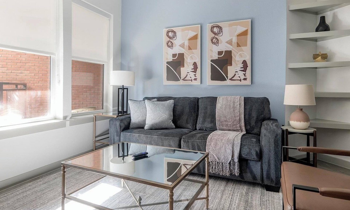 MLK Apartment | Landing | Beautiful 2BD, Pool, Gym