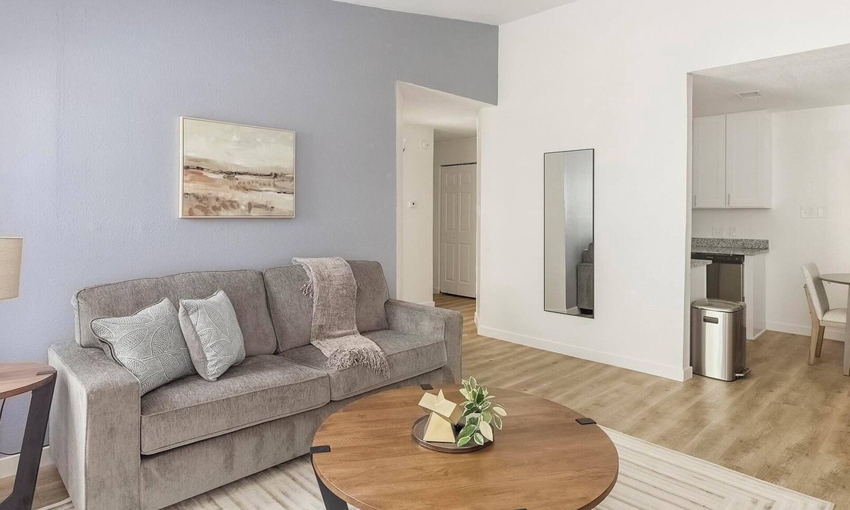 DeSoto Apartment | Landing | Beautiful 2BD, Tennis Court, Pool