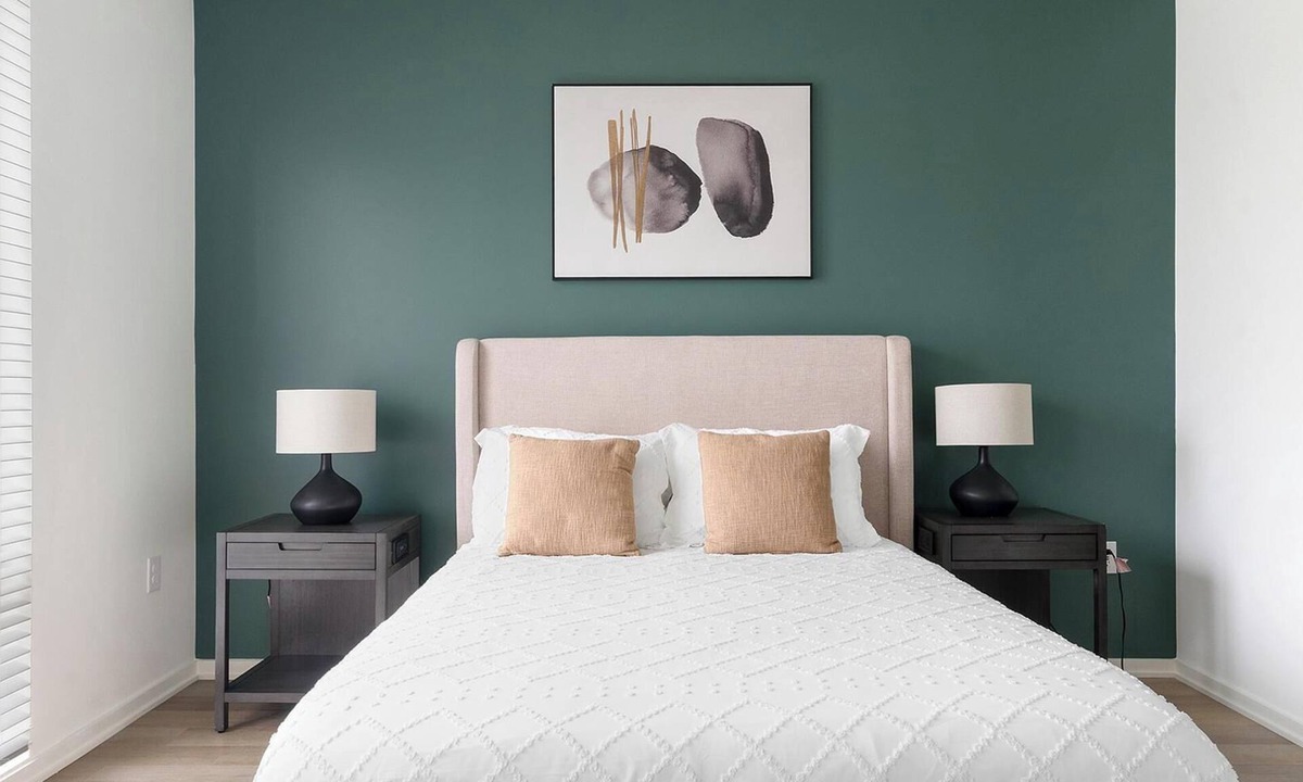 Durham Apartment | Landing | Beautiful Studio, Pool, Gym