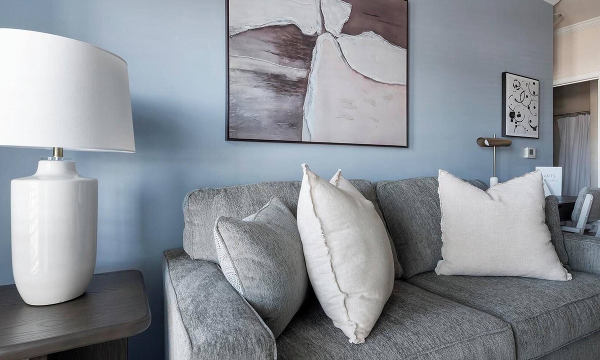 Charlotte Apartment | Landing | Chic 1BD, Gym, Clubhouse