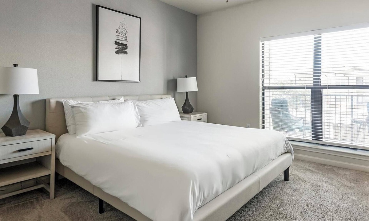 Austin Apartment | Landing | Chic 1BD, Gym, Clubhouse