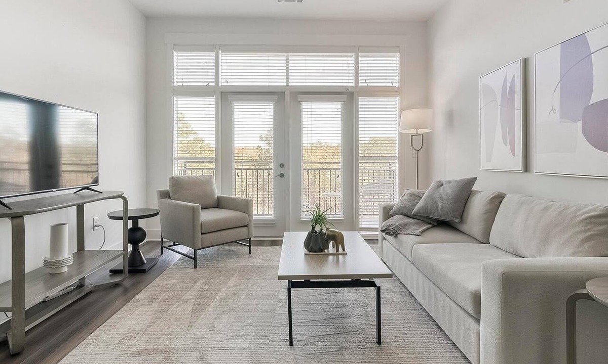 Cary Apartment | Landing | Chic 2BD, Gym, Pool