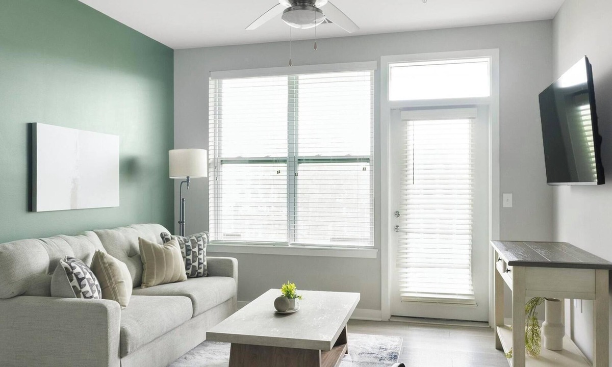 Optimist Park Apartment | Landing | Chic 2BD, Gym
