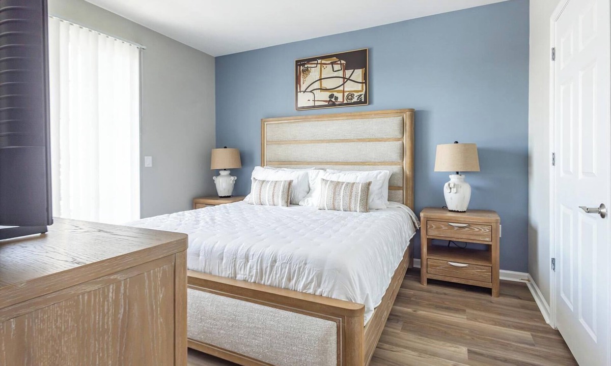 Raritan Apartment | Landing | Chic 2BD, Pool, Courtyard
