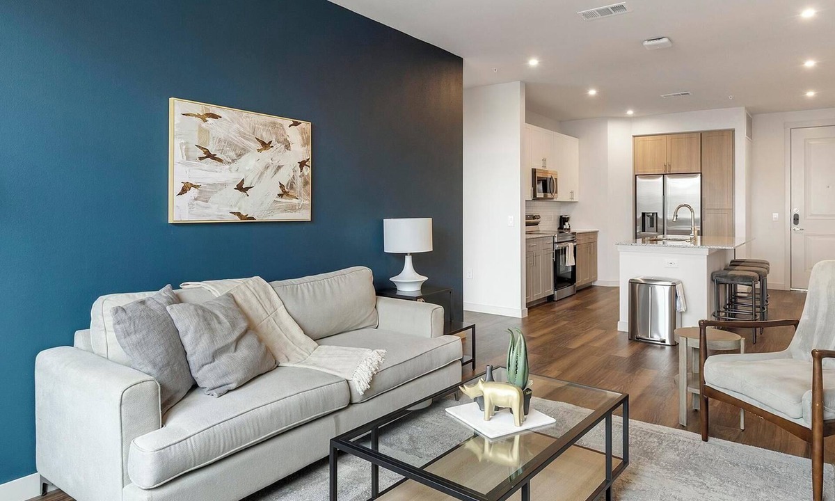Fate Apartment | Landing | Chic 2BD, Pool, Gym