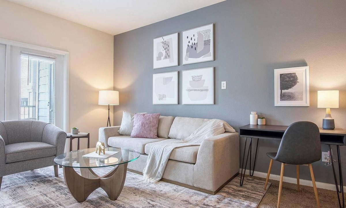 Sweetbriar Apartment | Landing | Incredible 1BD, Courtyard, Gym
