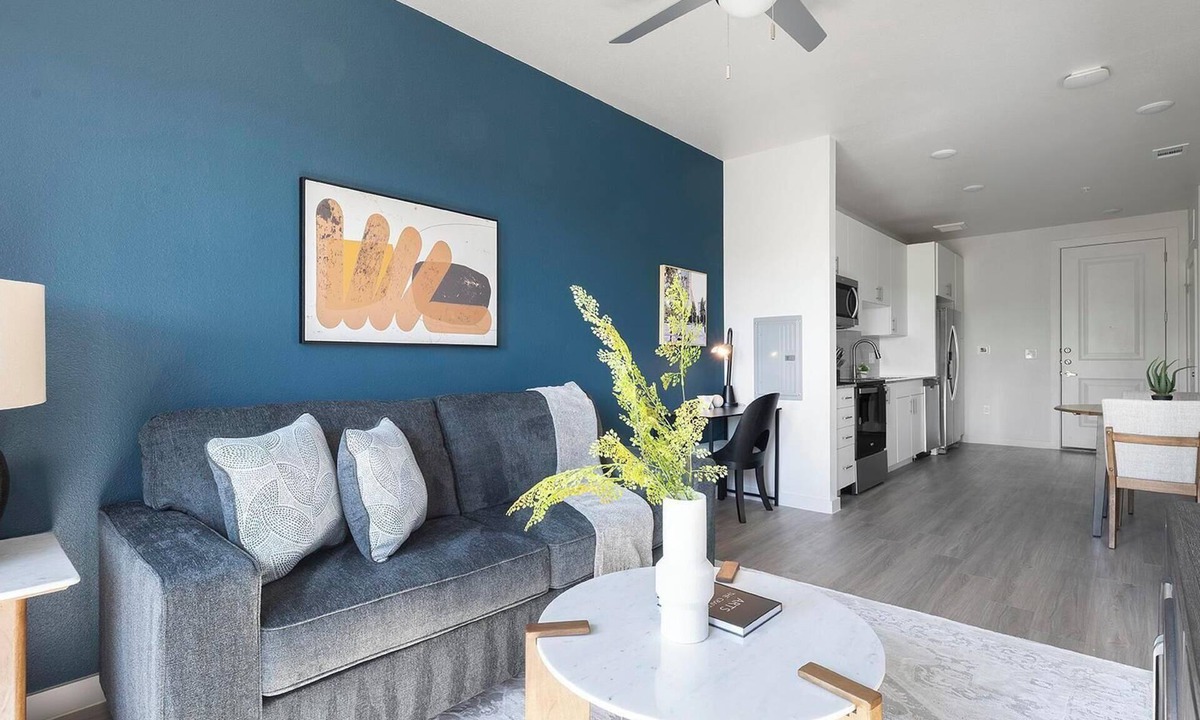 Sweetbriar Apartment | Landing | Incredible 1BD, Gym, Pool