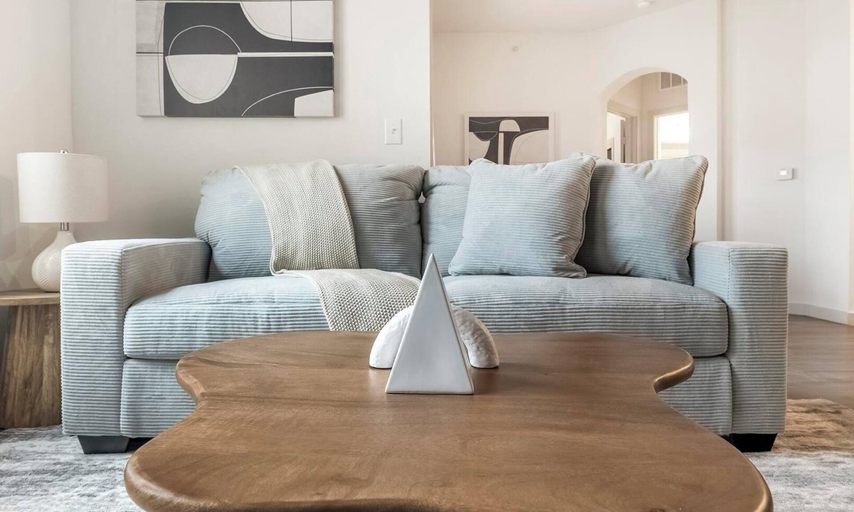 Buda Apartment | Landing | Incredible 1BD, Gym, Game Room