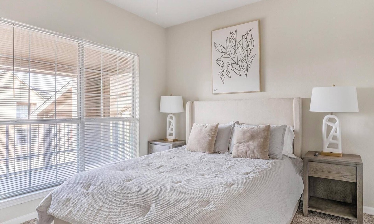 Southbelt/Ellington Apartment | Landing | Incredible 2BD, Gym, Game Room