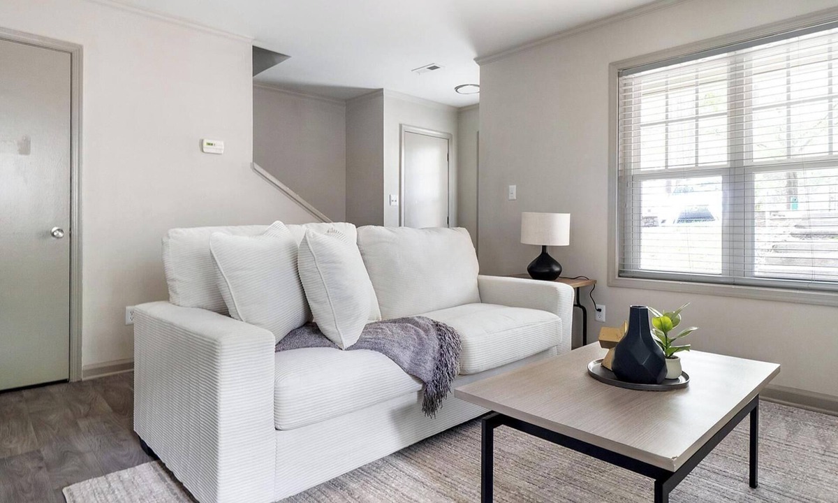 Crabtree Apartment | Landing | Incredible 2BD, Gym, Clubhouse