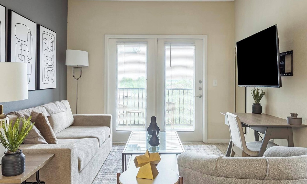 Sweetbriar Apartment | Landing | Modern 1BD, Clubhouse, Courtyard