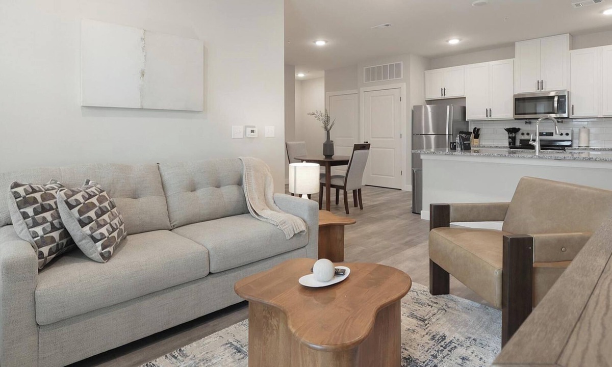 Beaufort Apartment | Landing | Modern 1BD, Gym