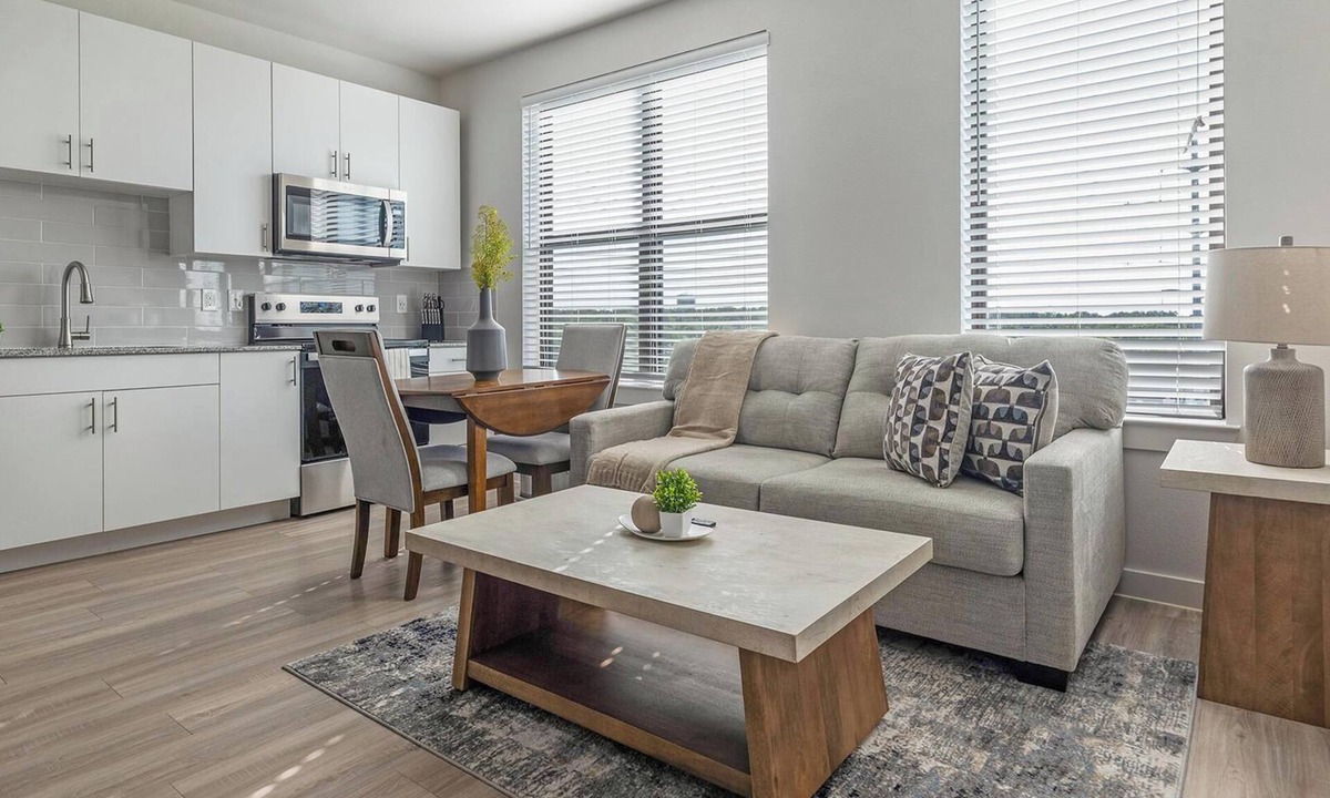 Sweetbriar Apartment | Landing | Modern 1BD, Gym, Pool