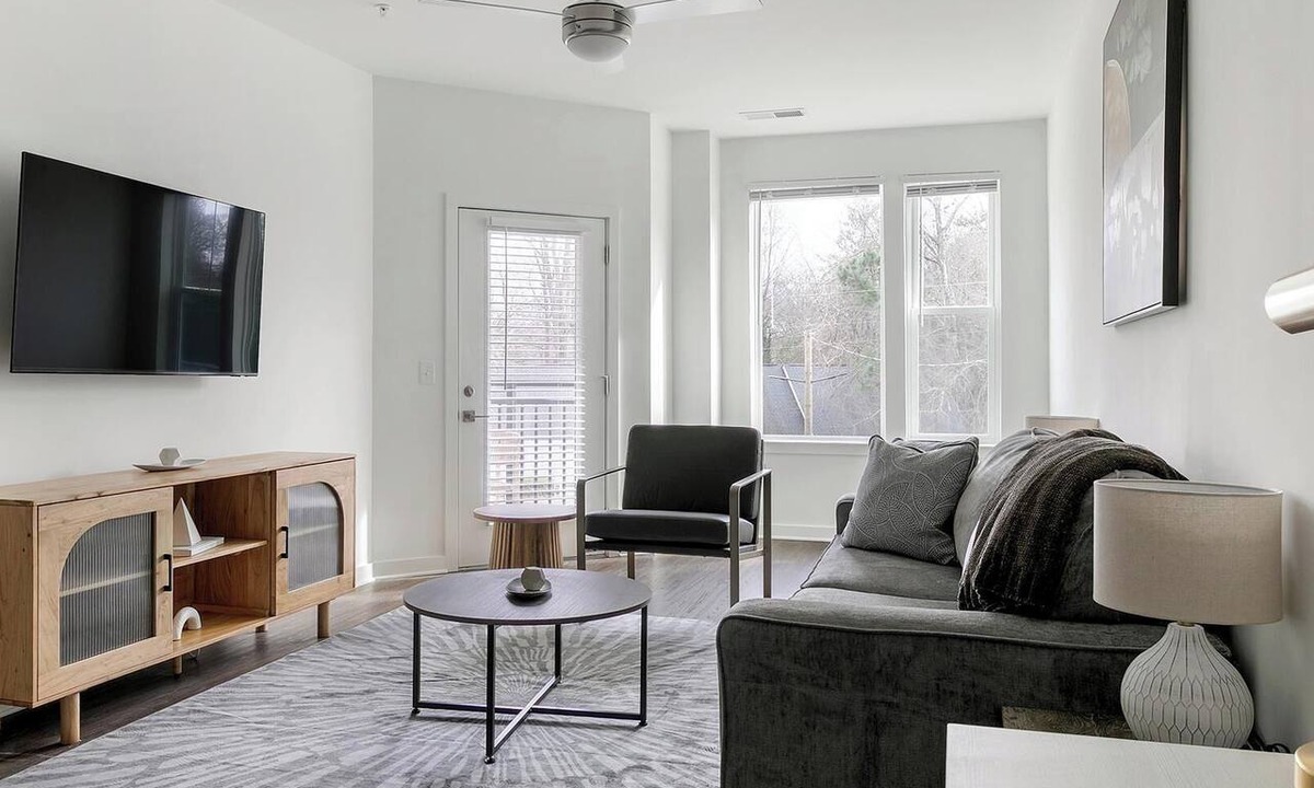 East Raleigh Apartment | Landing | Modern 1BD, Gym, Clubhouse