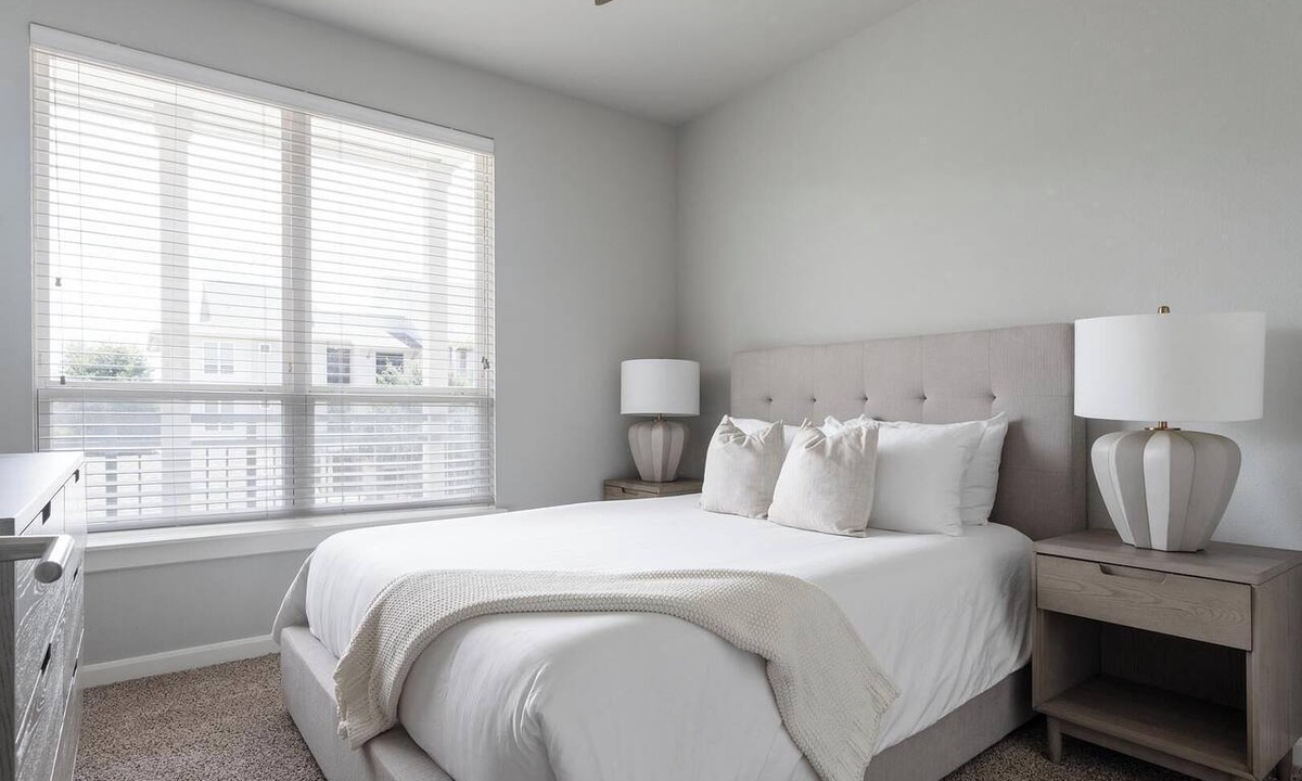 Buda Apartment | Landing | Modern 1BD, Yoga Studio, Pool