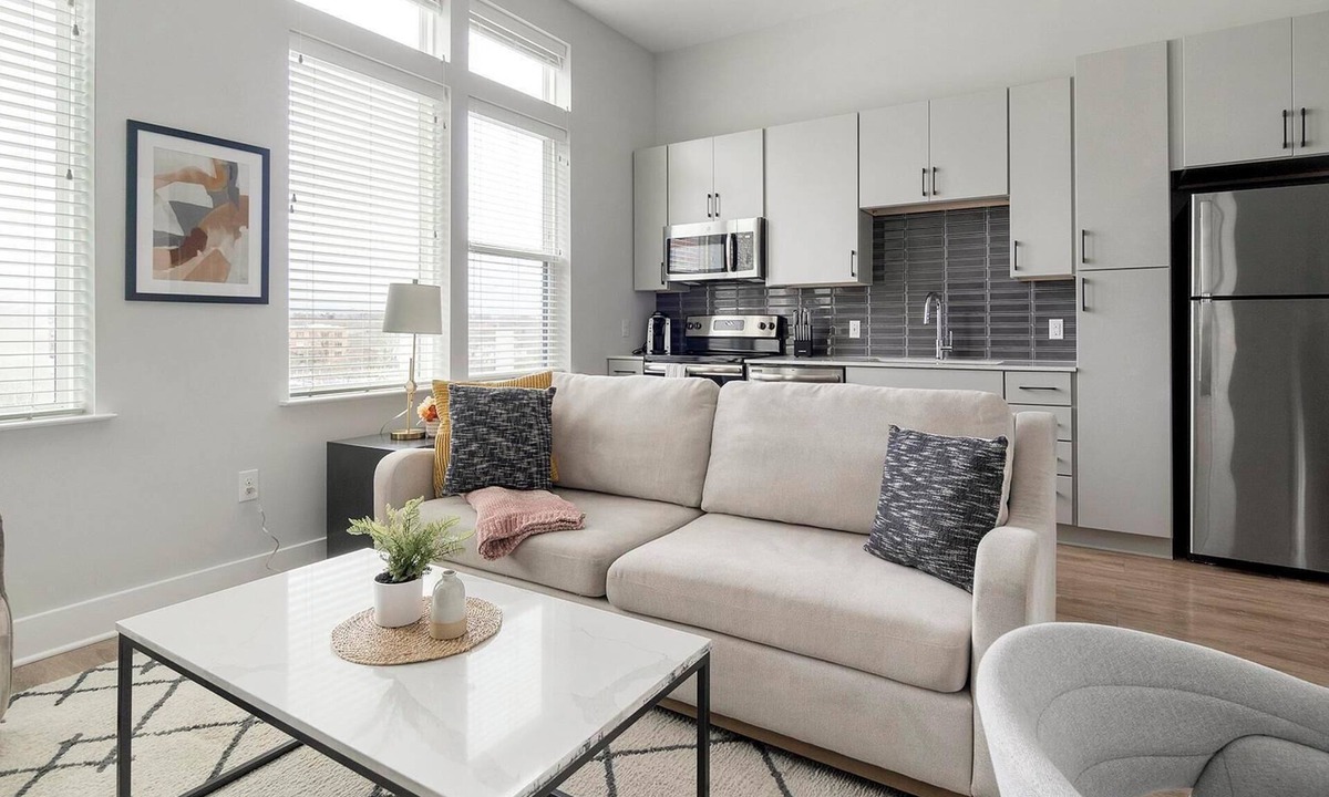 Downtown Apartment | Landing | Modern Studio, Courtyard, Yoga Studio