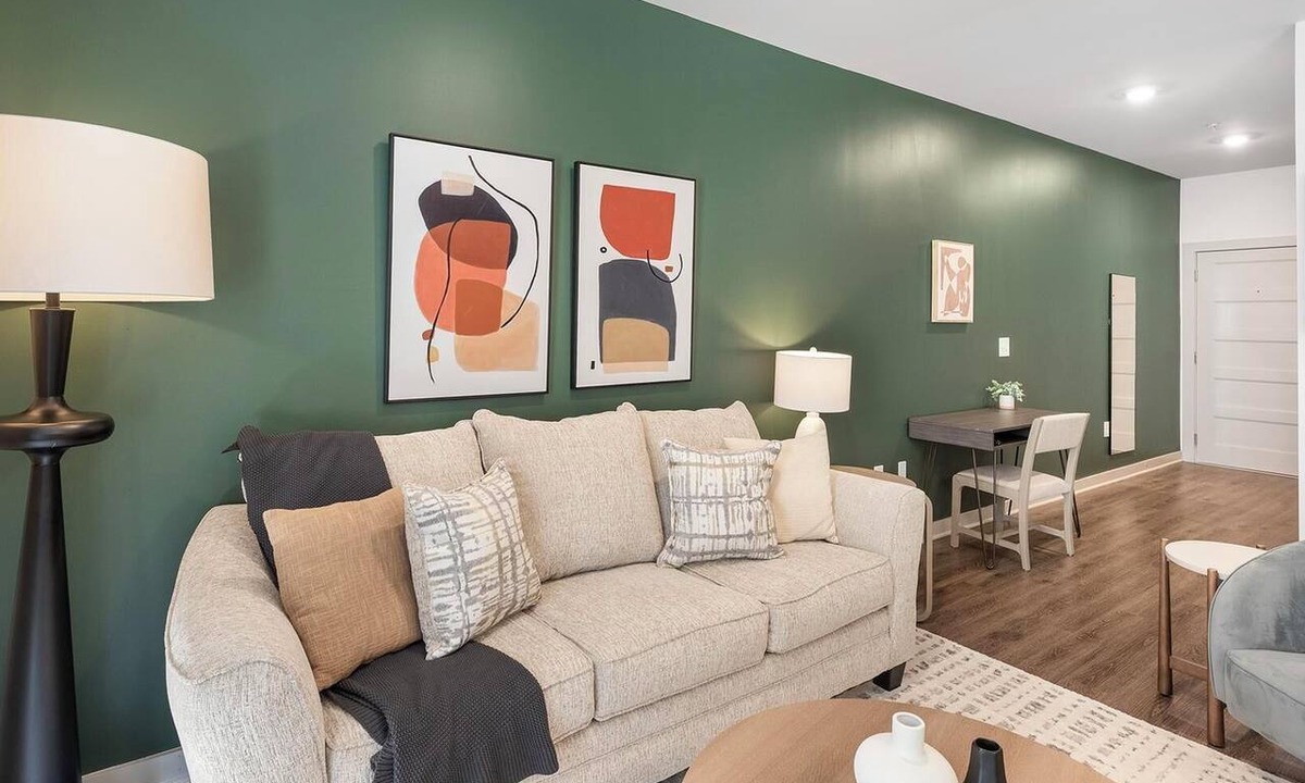 Charlotte Apartment | Landing | Modern Studio, Pool, Gym