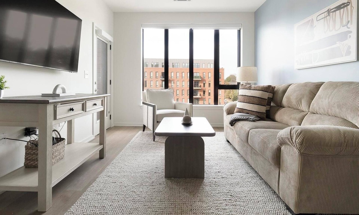 Durham Apartment | Landing | Spectacular 1BD, Gym, Pool