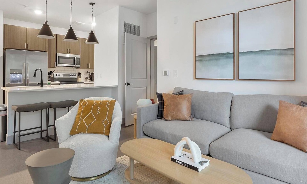 Richmond Apartment | Landing | Spectacular 2BD, Gym, Pool