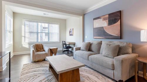 Greer Apartment | Landing Spectacular 3BD Clubhouse Pool