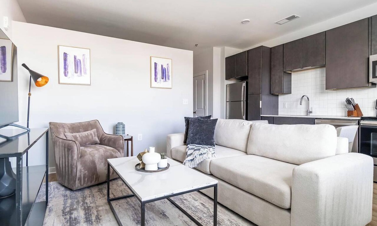 Downtown Apartment | Landing | Spectacular Studio, Courtyard, Gym