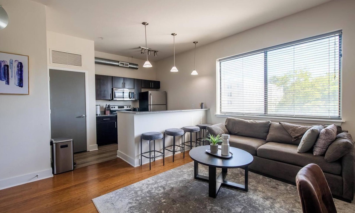 Church Hill Apartment | Landing | Stunning 1BD, Courtyard, Gym